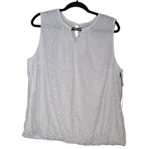 Sleeveless White Textured Blouse With Keyhole Back & Metal Accent By Liz Claibor